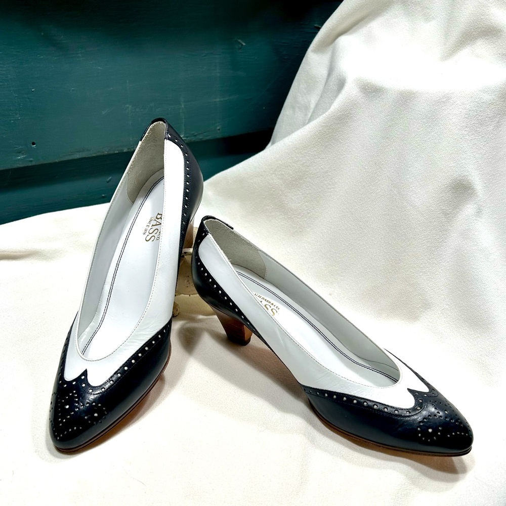 Snazzy Vintage Spectator Pumps by Bass, Navy/White, Stacked 2” Heel, 7.5B